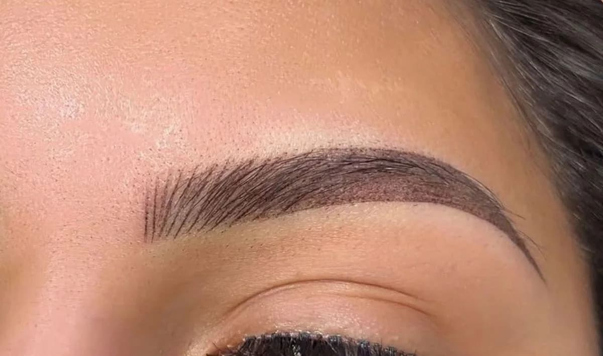 Seamless gradient through the body of a Special Ombré brow